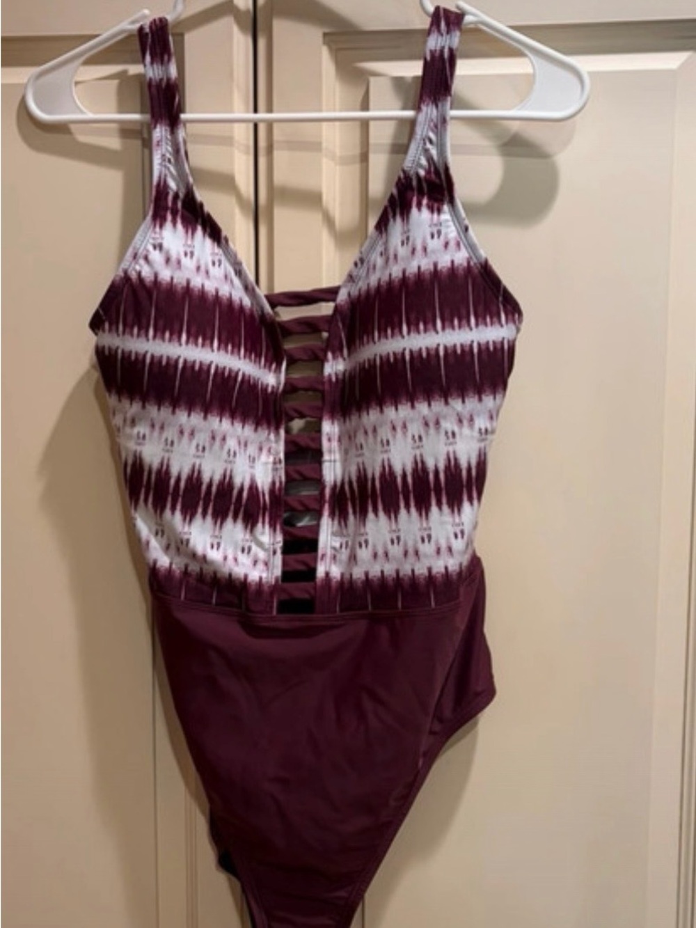 Into the Bleu Women's Tie-Dye One-Piece Maroon & White Size 10 Like New